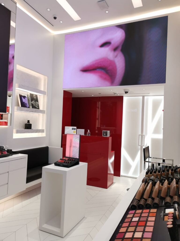Showroom 16