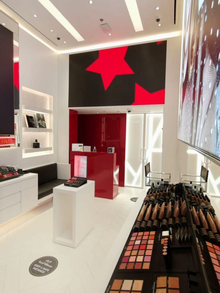 Showroom 17