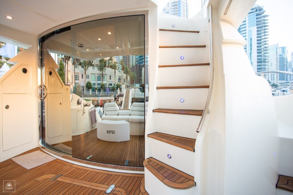 yatch